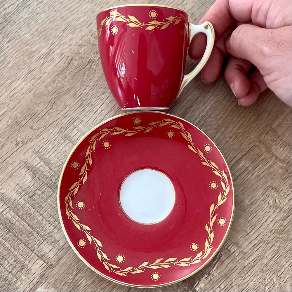 Very RARE Vintage Royal‎ Worcester Hand Painted Red With Gold Leaf Cup & Saucer